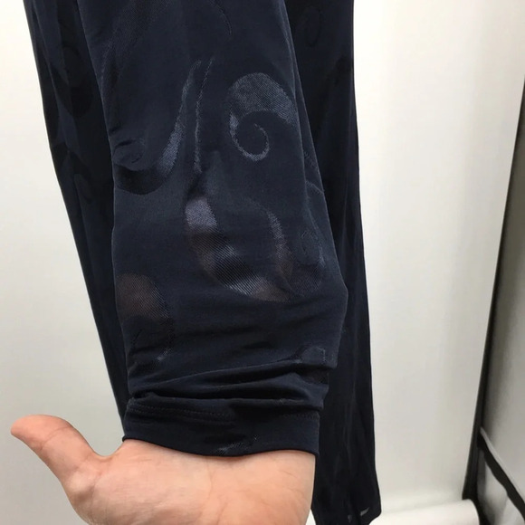 3/$20 Chico’s Travelers Navy Tunic Top Womens 0P Small Petite 3/4 Sleeve Scroll‎ - Picture 4 of 15